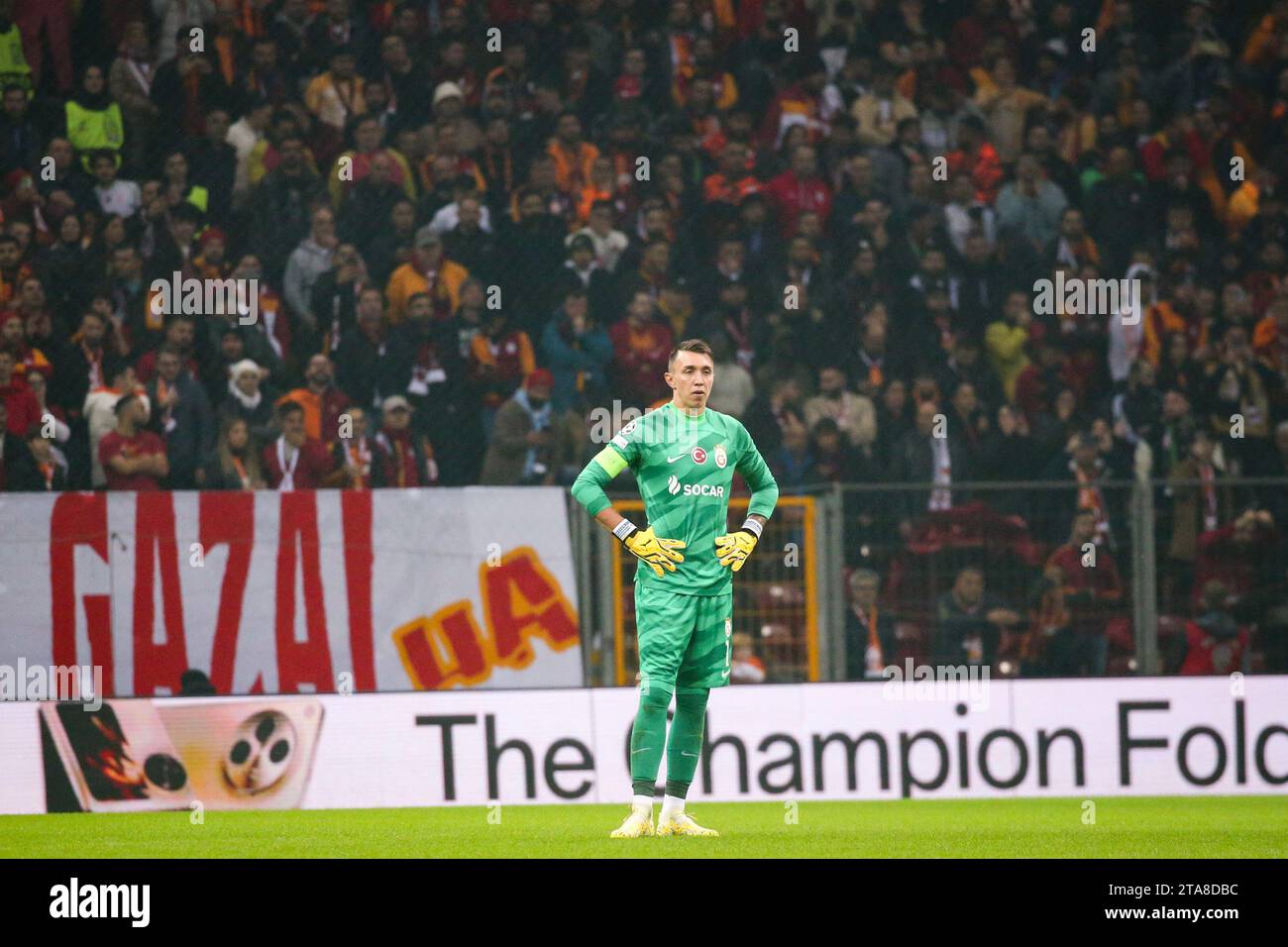 Istanbul, Turkey. 29th Nov, 2023. ISTANBUL, TURKEY - NOVEMBER 29: Fernando Muslera of Galatasaray AS looks dejected after conceding the team's second goal during the Group A - UEFA Champions League 2023/24 match between Galatasaray A.S. and Manchester United at the Ali Sami Yen Arena on November 29, 2023 in Istanbul, Turkey. (Photo by BSR Agency) Credit: Orange Pics BV/Alamy Live News Stock Photo