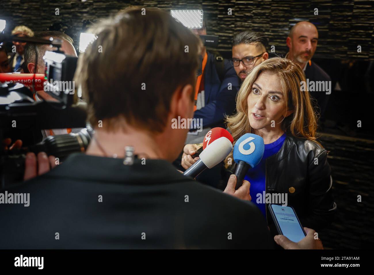 UTRECHT - VVD leader Dilan Yesilgoz speaks to the media after a public meeting with members of the VVD. Party leader Dilan Yesilgoz speaks to supporters about the possibilities of participating in a new cabinet. ANP SEM VAN DER WAL netherlands out - belgium out Stock Photo