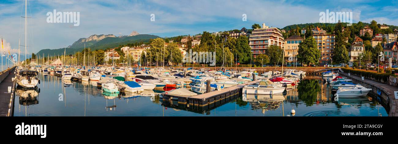74 EVIAN LES Bains Place Du Port Et L Embarcadere EUR 5,90 - FR