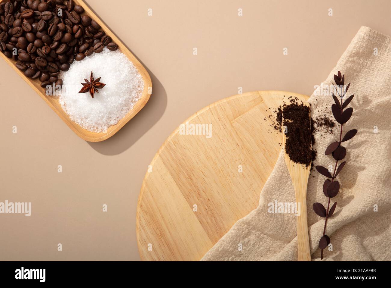 Coffee grounds on cloth hi-res stock photography and images - Alamy