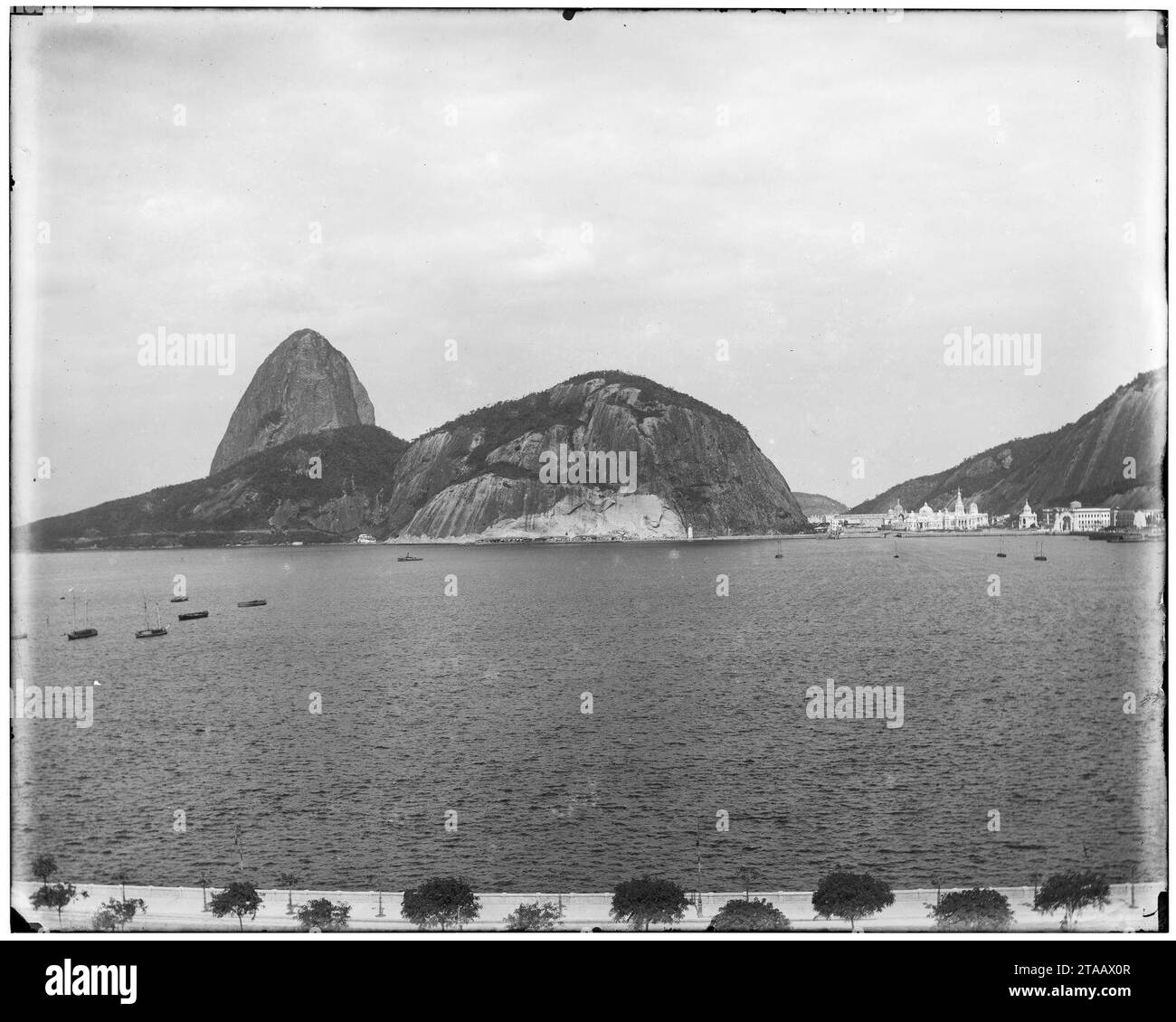 Vista de Botafogo, vendo-se ao fundo o Pão de Açúcar. Stock Photo