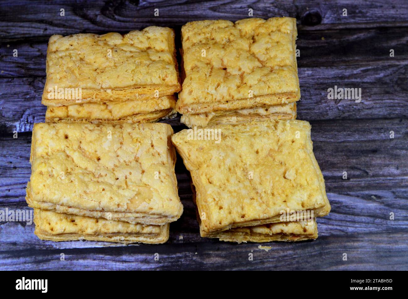 mille-feuille, millefeuille, Napoleon, vanilla and custard slice, a French dessert made of puff pastry layered with pastry cream, traditionally made u Stock Photo