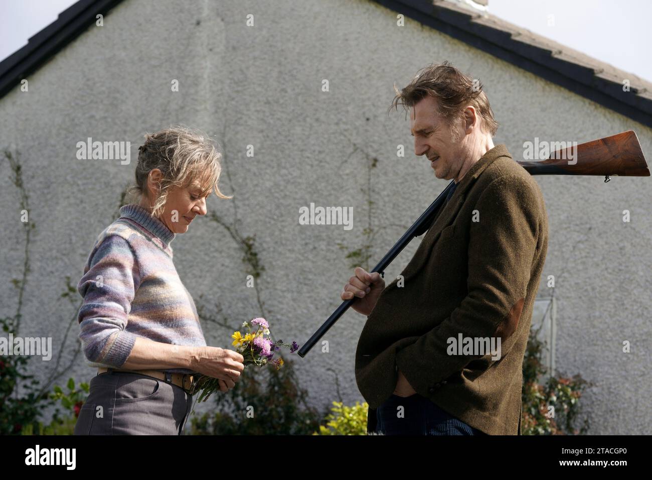 In the Land of Saints and Sinners  Niamh Cusack & Liam Neeson Stock Photo