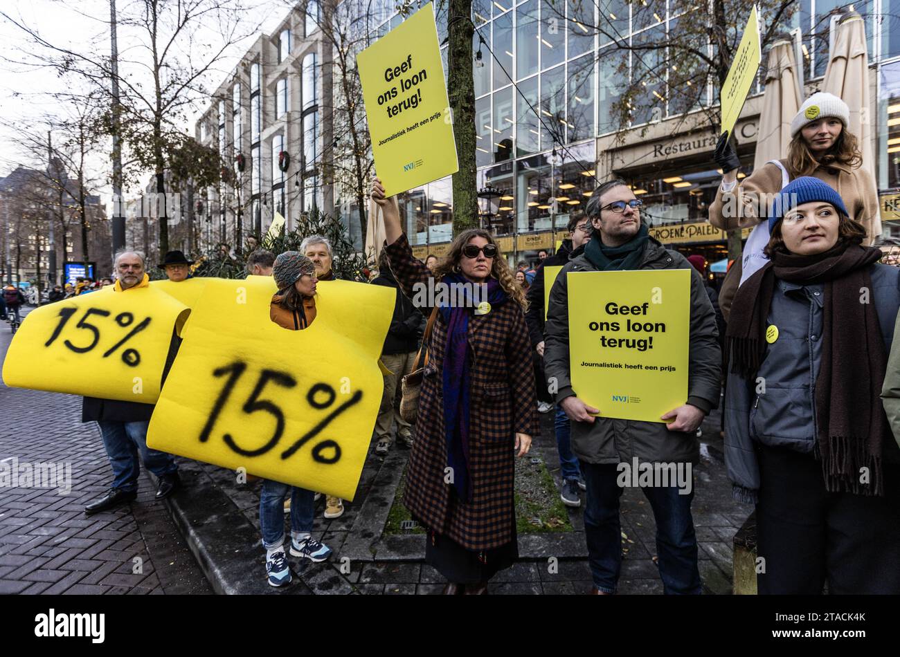 AMSTERDAM Editorial staff of NRC during a short work stoppage. The employees stop work for an