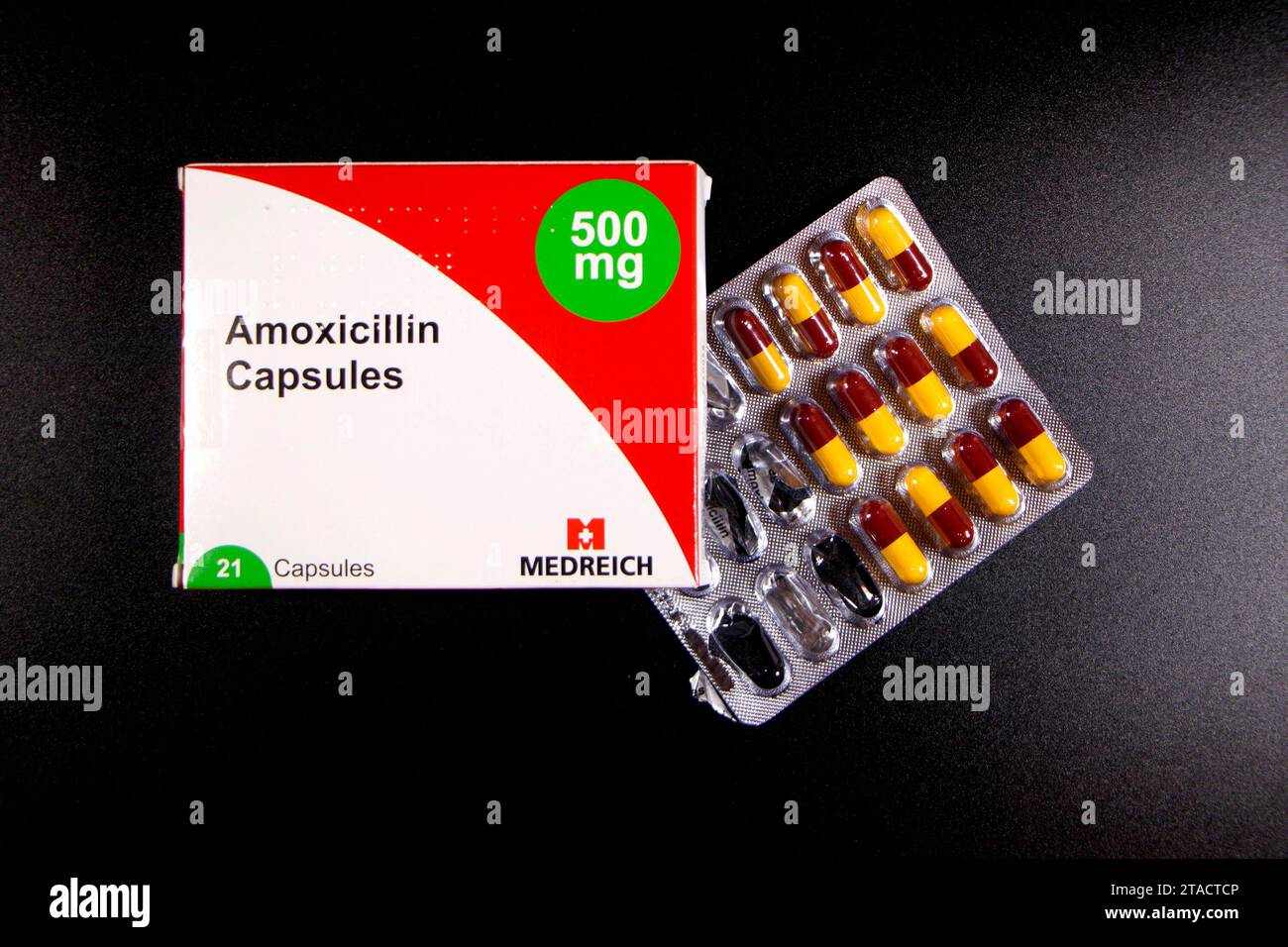 Amoxicillin capsules 500mg antibiotic drugs for the treatment of infection Stock Photo Alamy