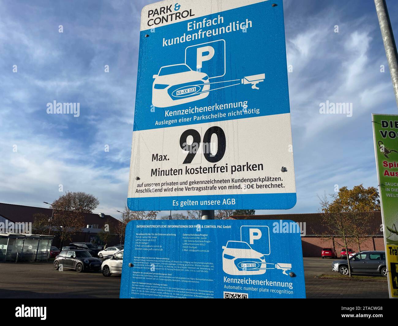 Park&Control System auf einem Supermarktparkplatz von Lidl 30.11.2023 *** Park Control System on