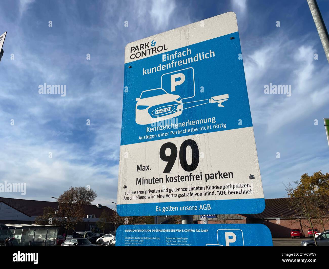 Park&Control System auf einem Supermarktparkplatz von Lidl 30.11.2023 *** Park Control System on