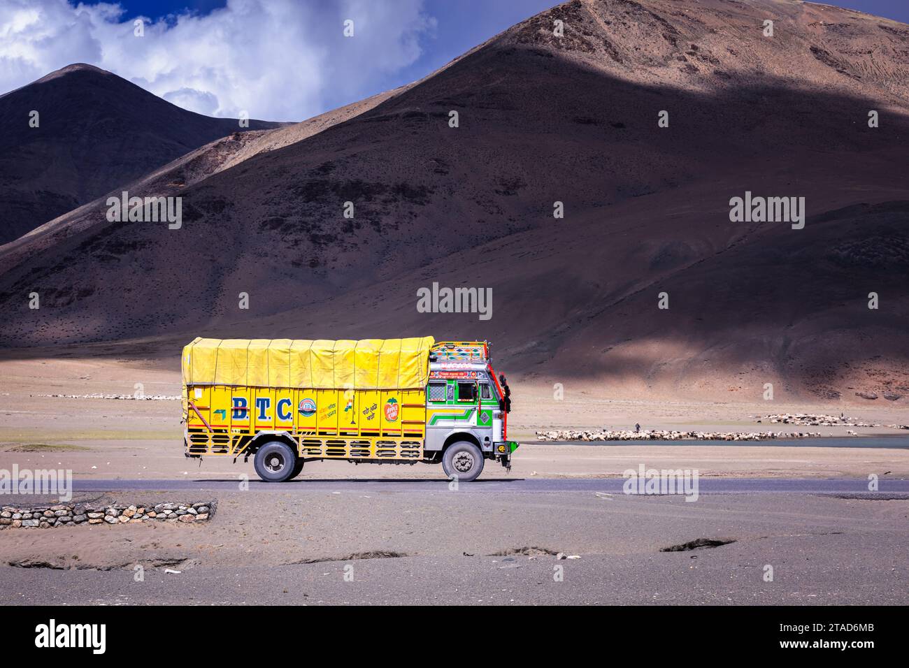 Indian lorry, Ladakh, India Stock Photo