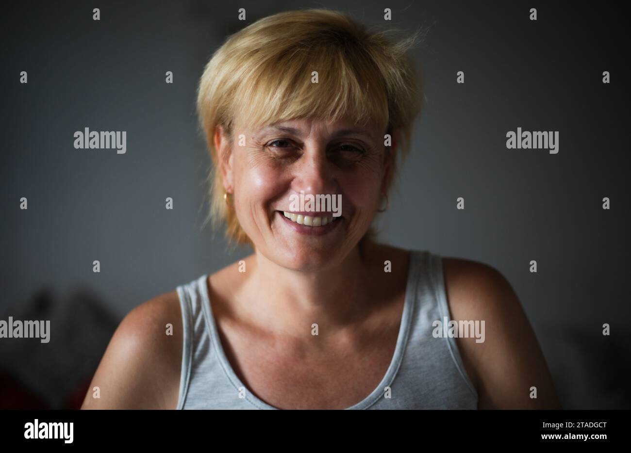 Headshot of a mature woman hi-res stock photography and images - Alamy
