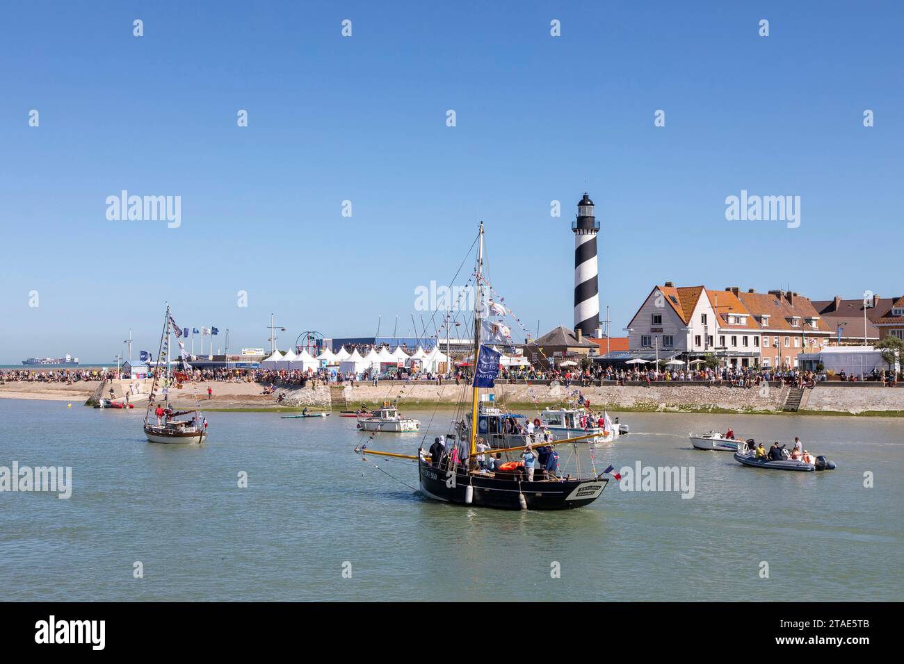 France, Nord, Petit Fort Philippe, sea ??festival, Aa channel flowing into the north sea Stock Photo