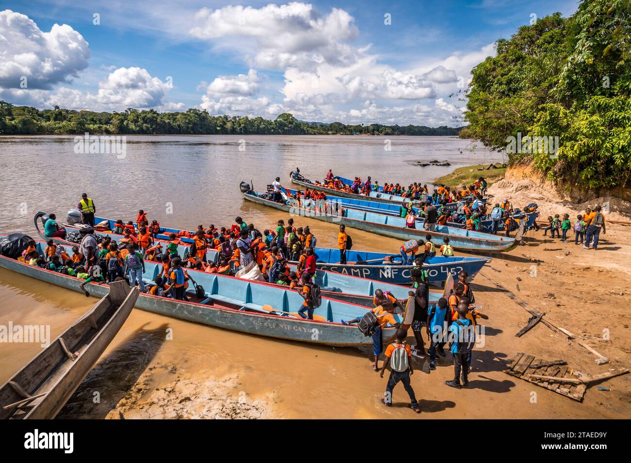 France, French Guiana, Grand Santi, end of school and return to the villages by pirogue Stock Photo