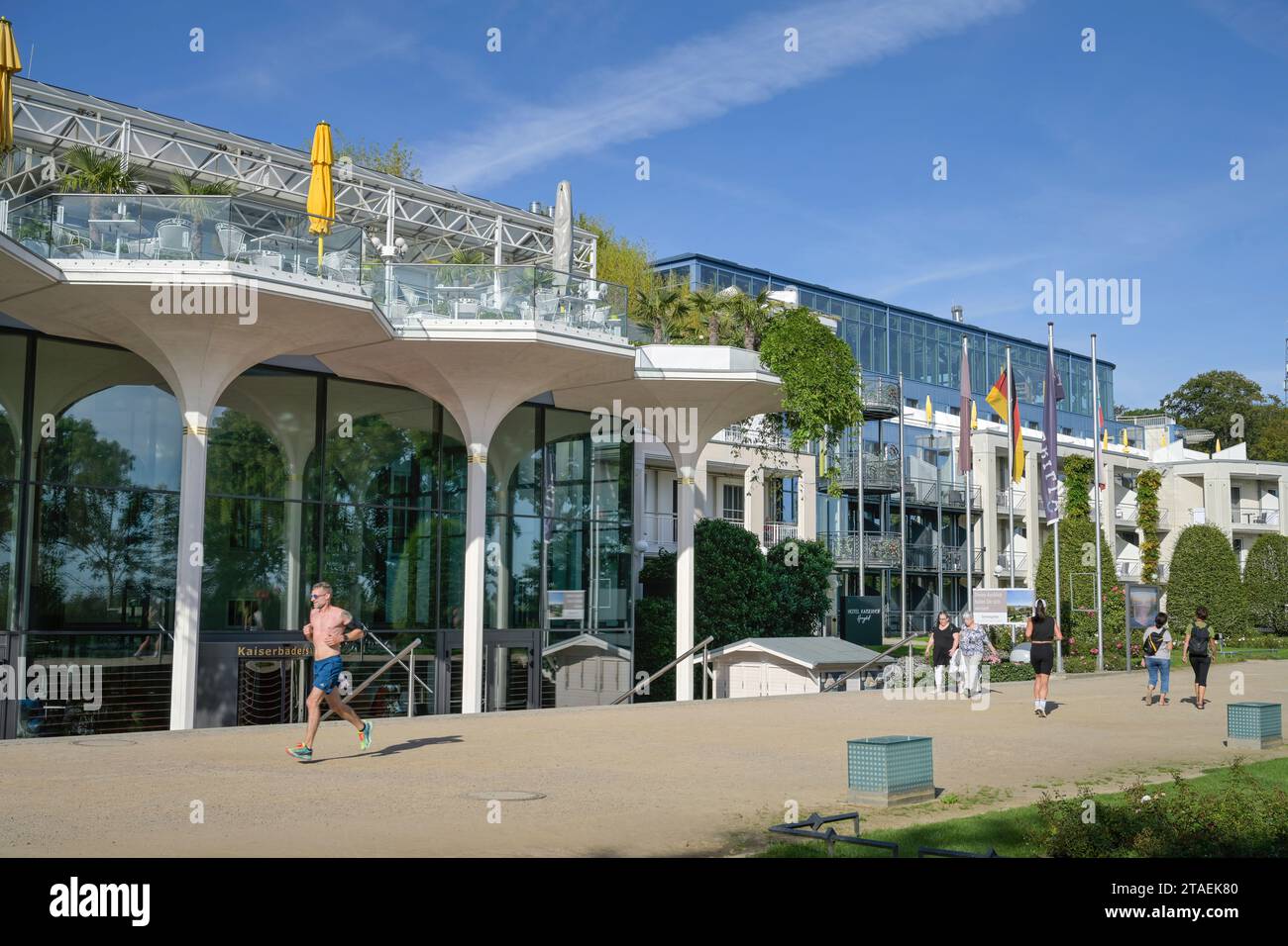 Kaiserbädersaal und Hotel Kaiserhof, Strandpromenade, Heringsdorf, Usedom, Mecklenburg-Vorpommern, Deutschland Stock Photo