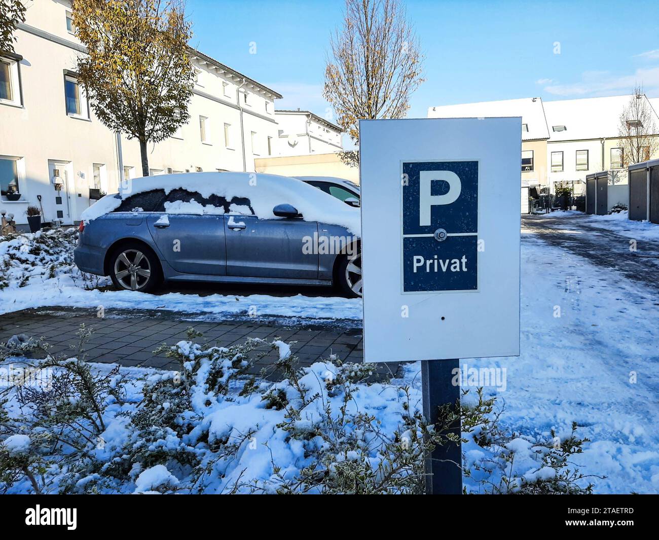 Señal De Parking Privado Reflectante Aluminio 25x35cm - Con Poste 70cm, Resistente A Agua Y UV, Fácil Montaje