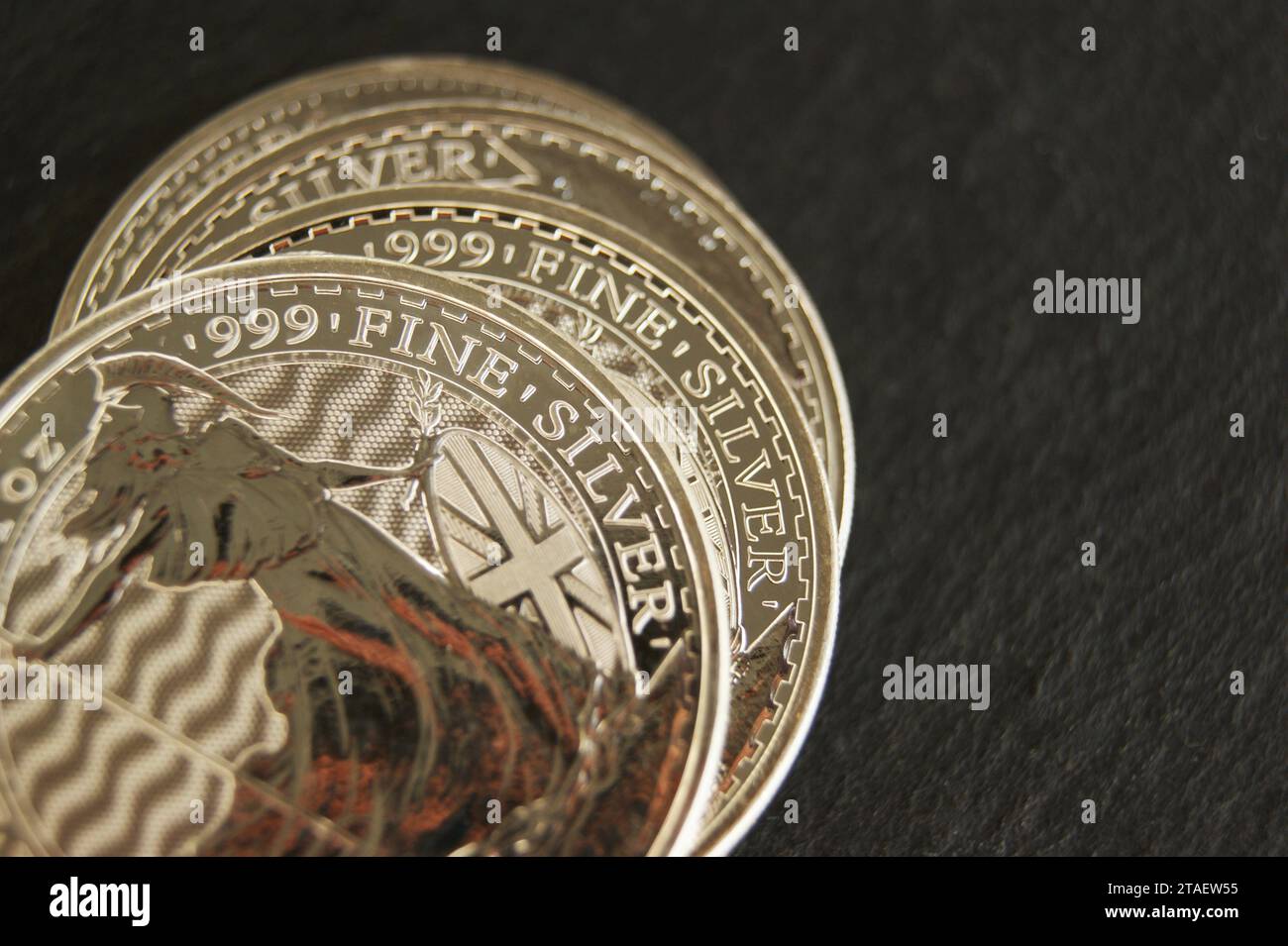 Pure silver investment coins Britain. Precious metal and investments