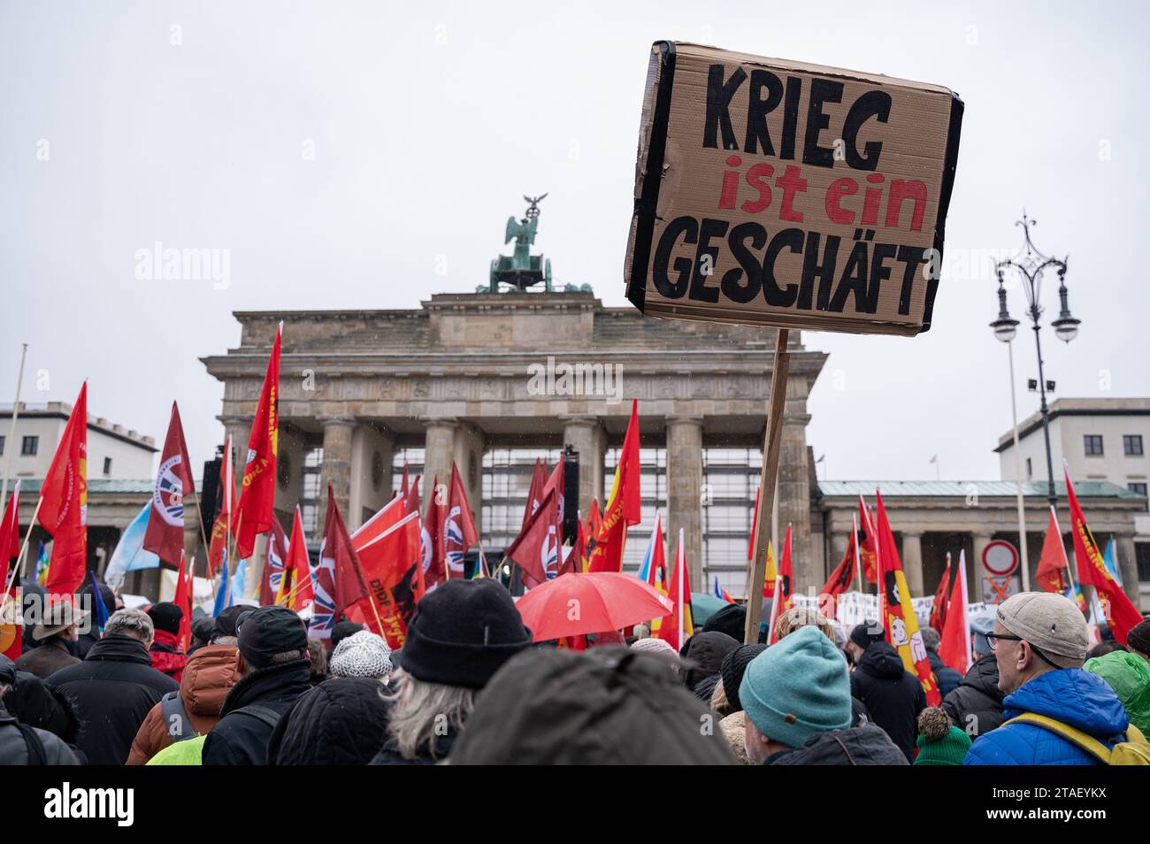 25.11.2023, Berlin, Germany, Europe - Several thousand people demonstrate for peace and against war at the Brandenburg Gate in Berlin's Mitte district. Stock Photo