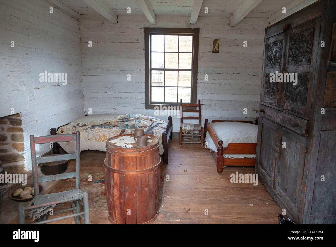 Slave quarters historical hi-res stock photography and images - Alamy, image size:1300x956