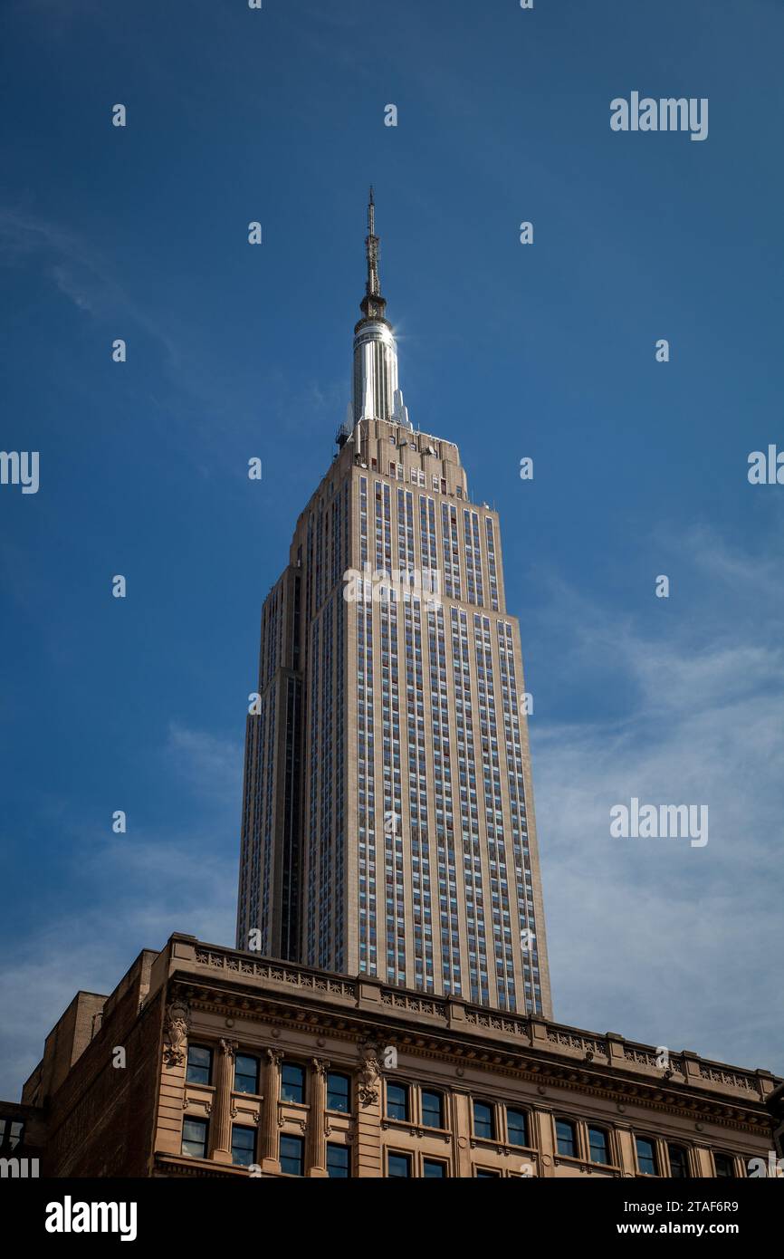Empire state building king kong hi-res stock photography and