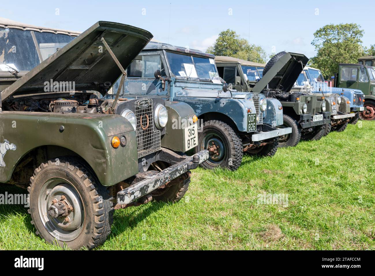 Classic british land rovers hi-res stock photography and images - Alamy