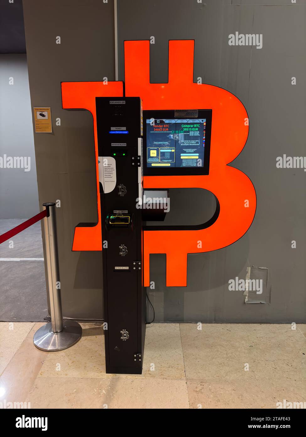 Atm mall hi-res stock photography and images - Alamy