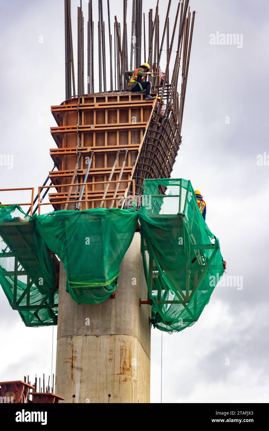Work on the construction of a bridge pillar Stock Photo Alamy