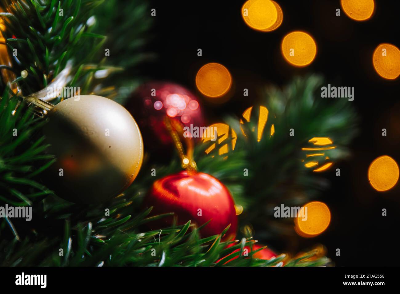 Christmas tree with decorations with bokeh background Stock Photo - Alamy