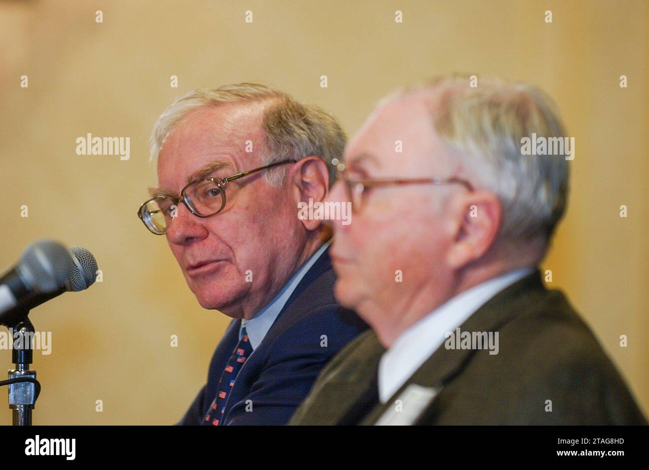 omaha-ne-usa-05-05-2002-warren-buffett-ranked-the-2nd-richest-man