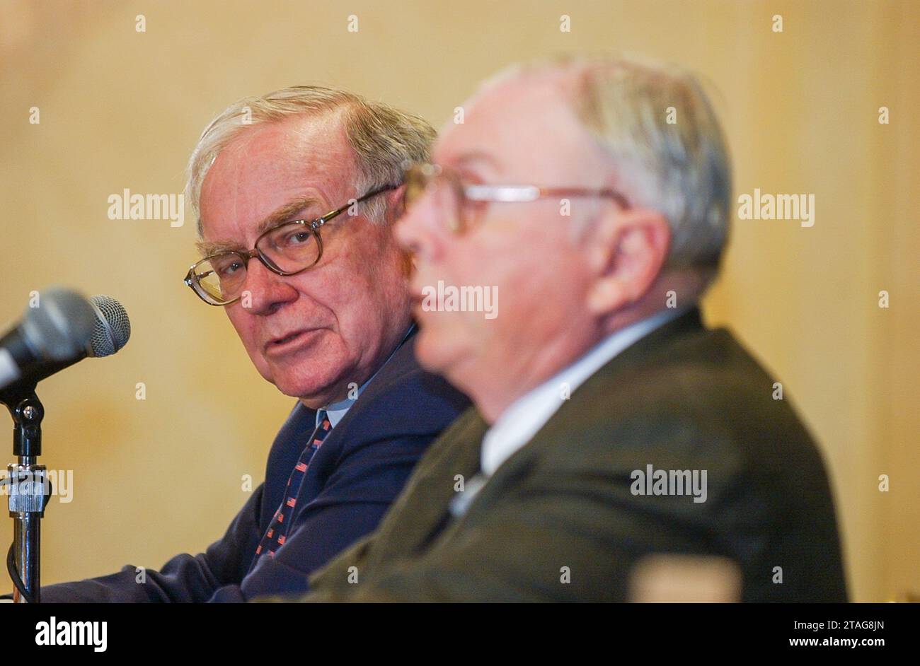 Omaha, NE, USA, 05.05.2002; Warren Buffett, ranked the 2nd richest man in the world, and his companion Charlie Munger during their Annual Press onfoerence following the meeting for the share holders. DIGITAL Stock Photo