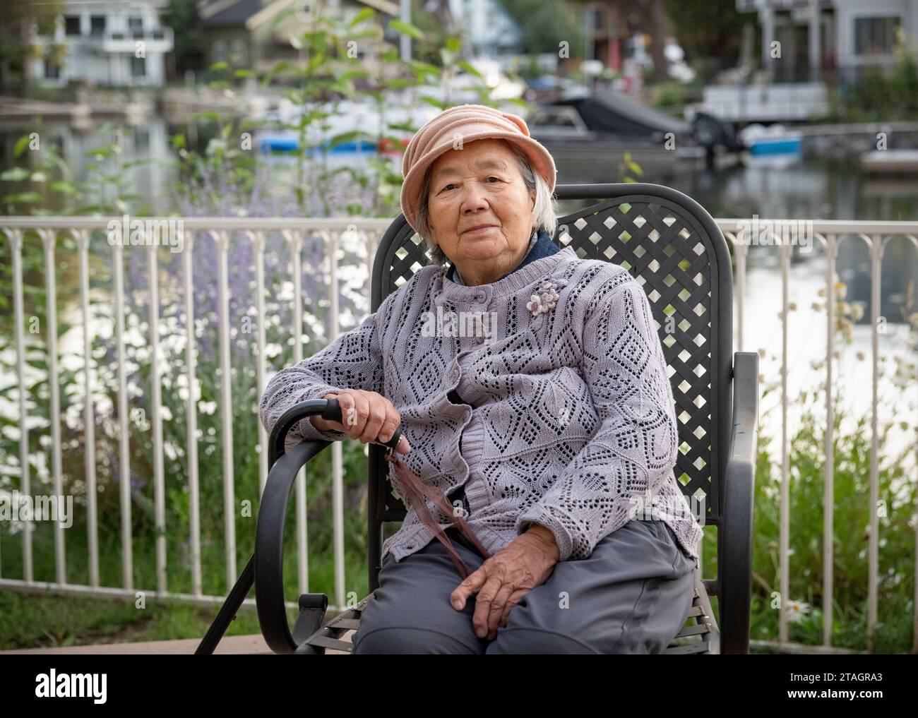 Elderly care home sitting chair hi-res stock photography and images - Alamy