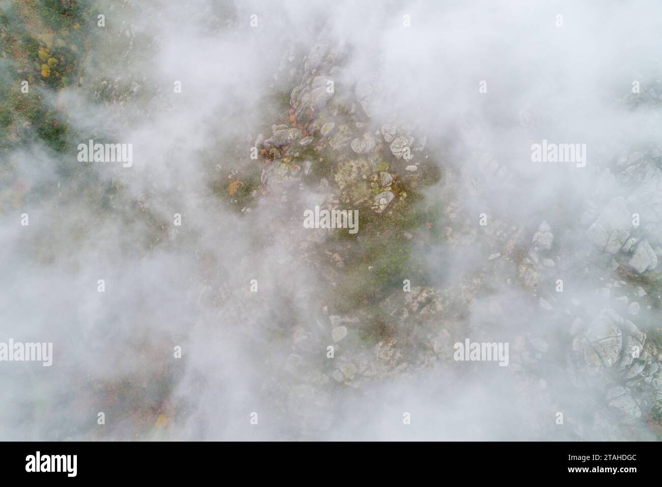 Fog scenery hi-res stock photography and images - Alamy
