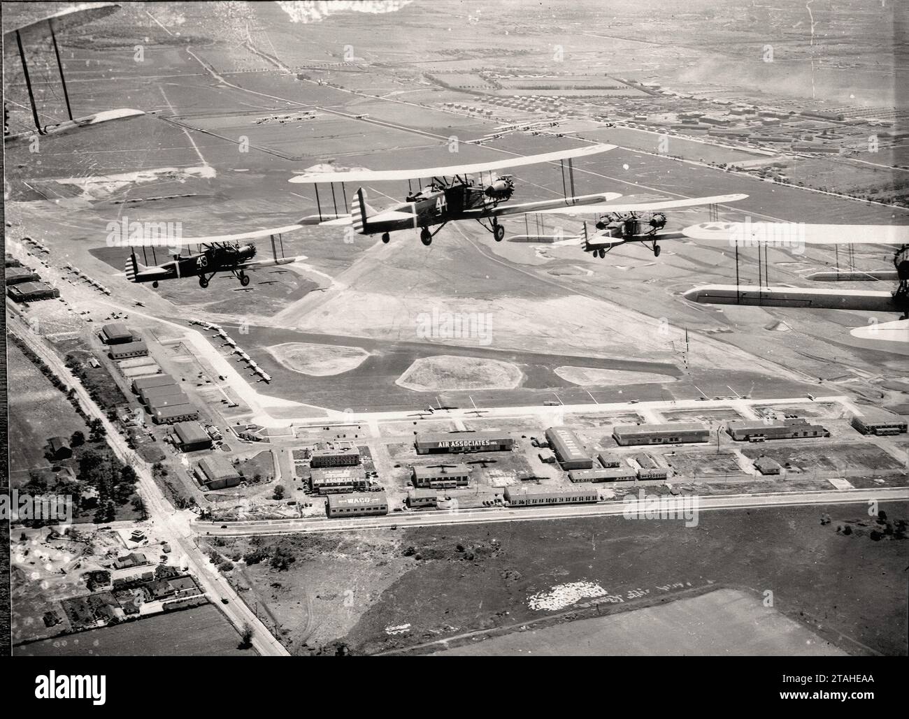 Retro airplane photos hi-res stock photography and images - Alamy