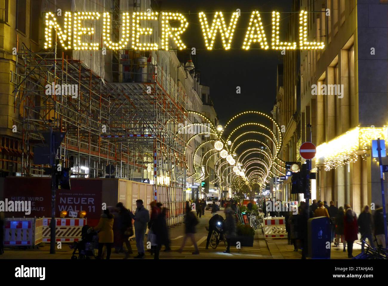 Weihnachtsbeleuchtung in der Hamburger Innenstadt, hier in der