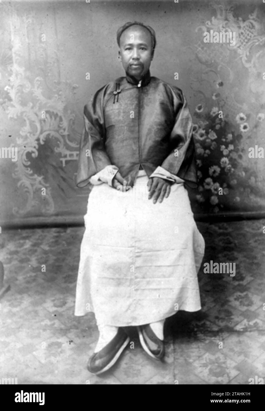 Full length portrait of exiled Chinese scholar Kang Yu Wei, circa 1920
