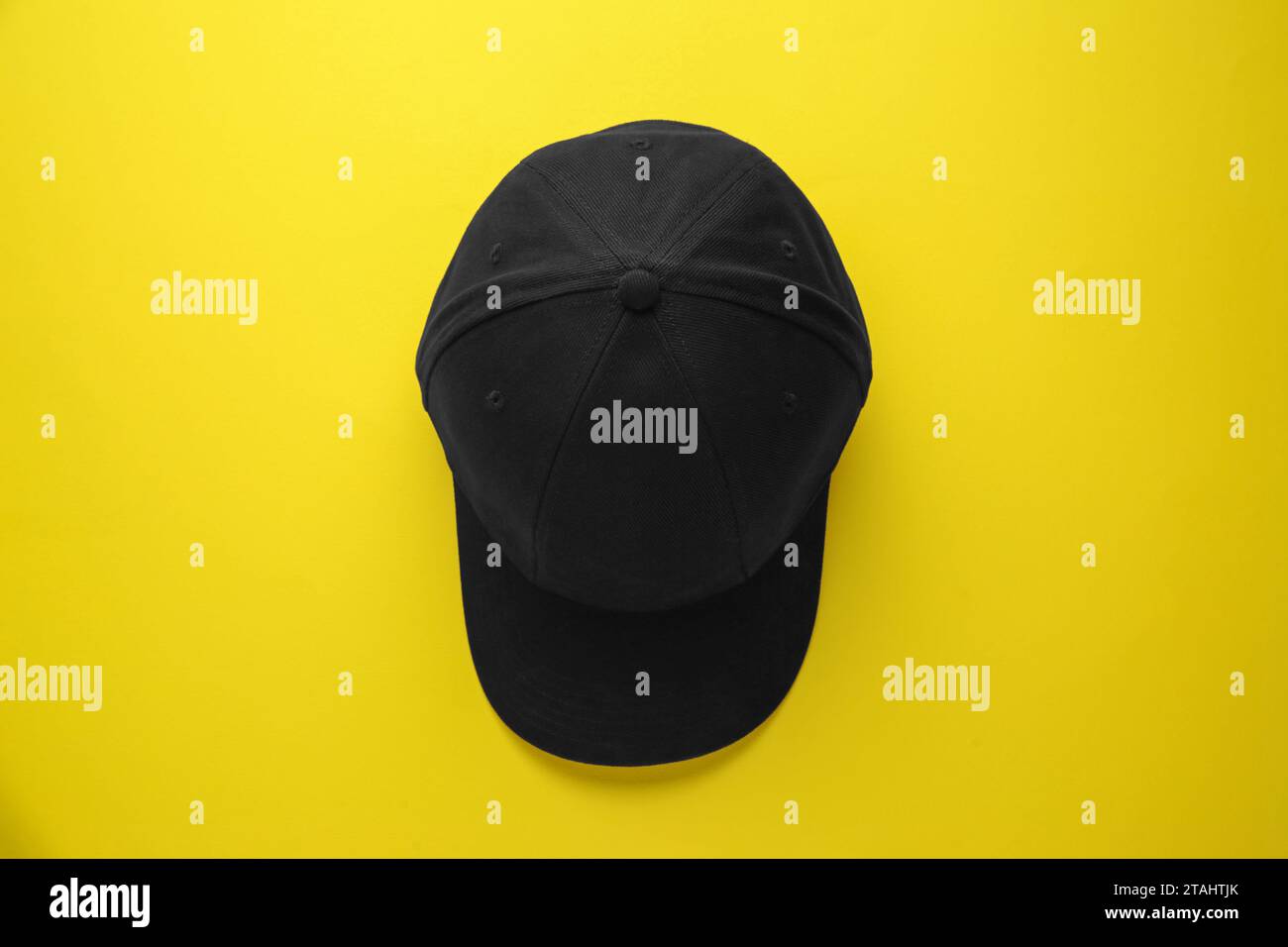 Yellow and black baseball cap hi-res stock photography and images - Alamy