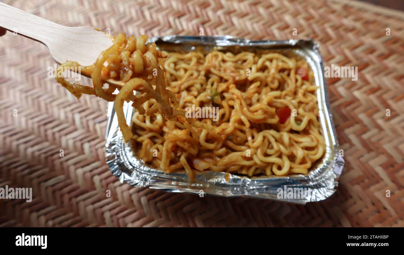 Tasty Vegetable Maggi food delivery parcel in aluminium foil box