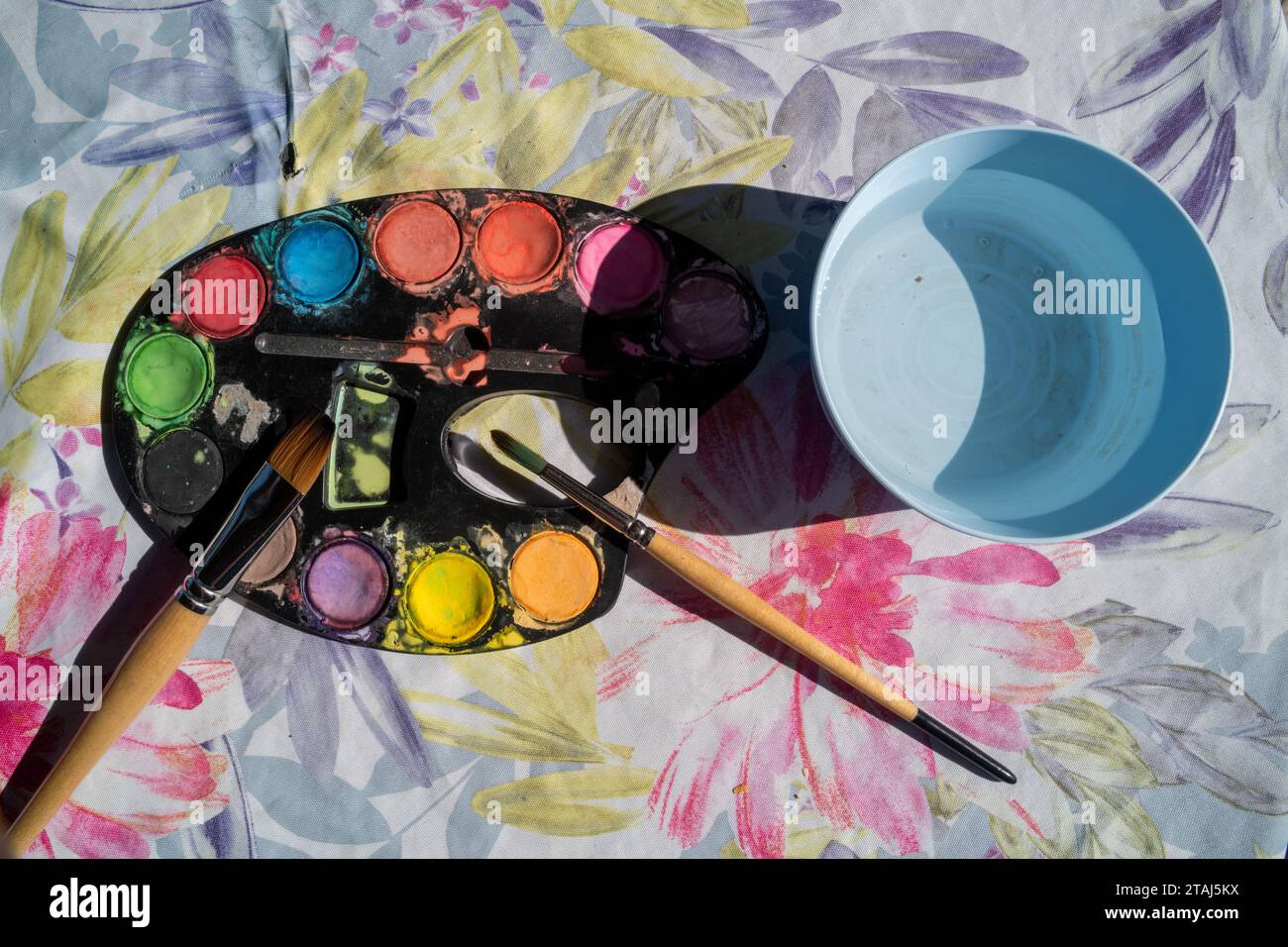 Small Watercolor Paint Palette with Brush Cut Out Stock Photo - Alamy