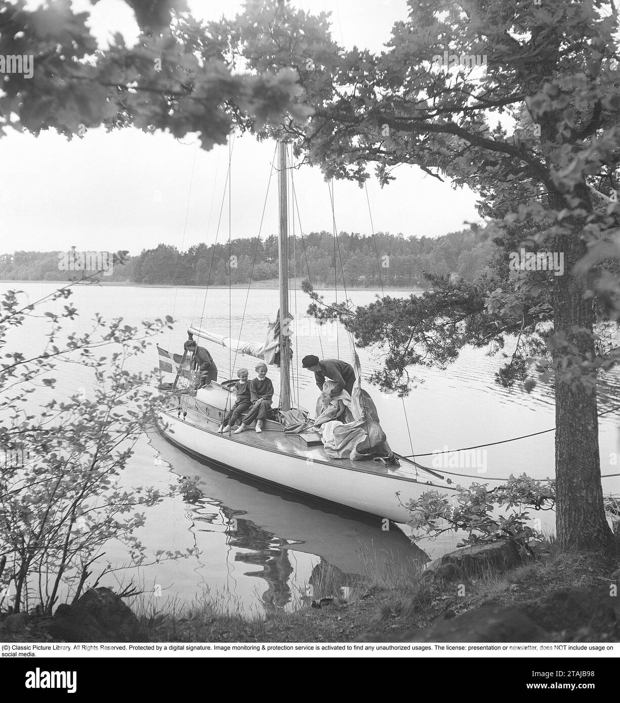 1950s sailing boat hi-res stock photography and images - Alamy
