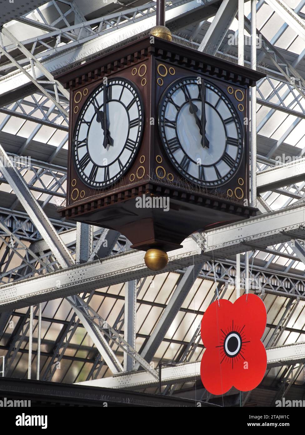 At the eleventh hour of the eleventh day of the eleventh month. Glasgow Central Station clock Stock Photo