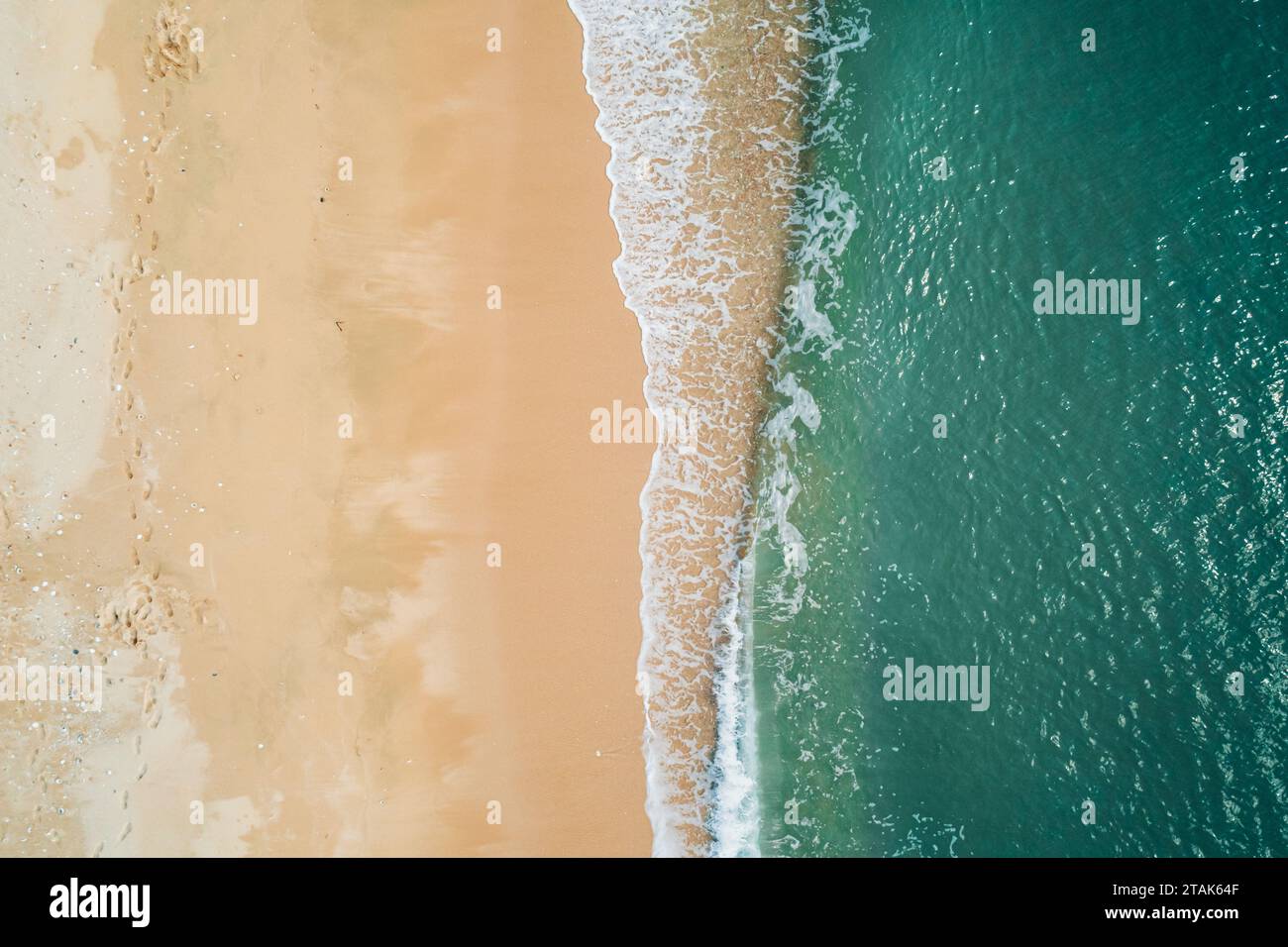 Aerial turquoise ocean sandy beach hi-res stock photography and images ...
