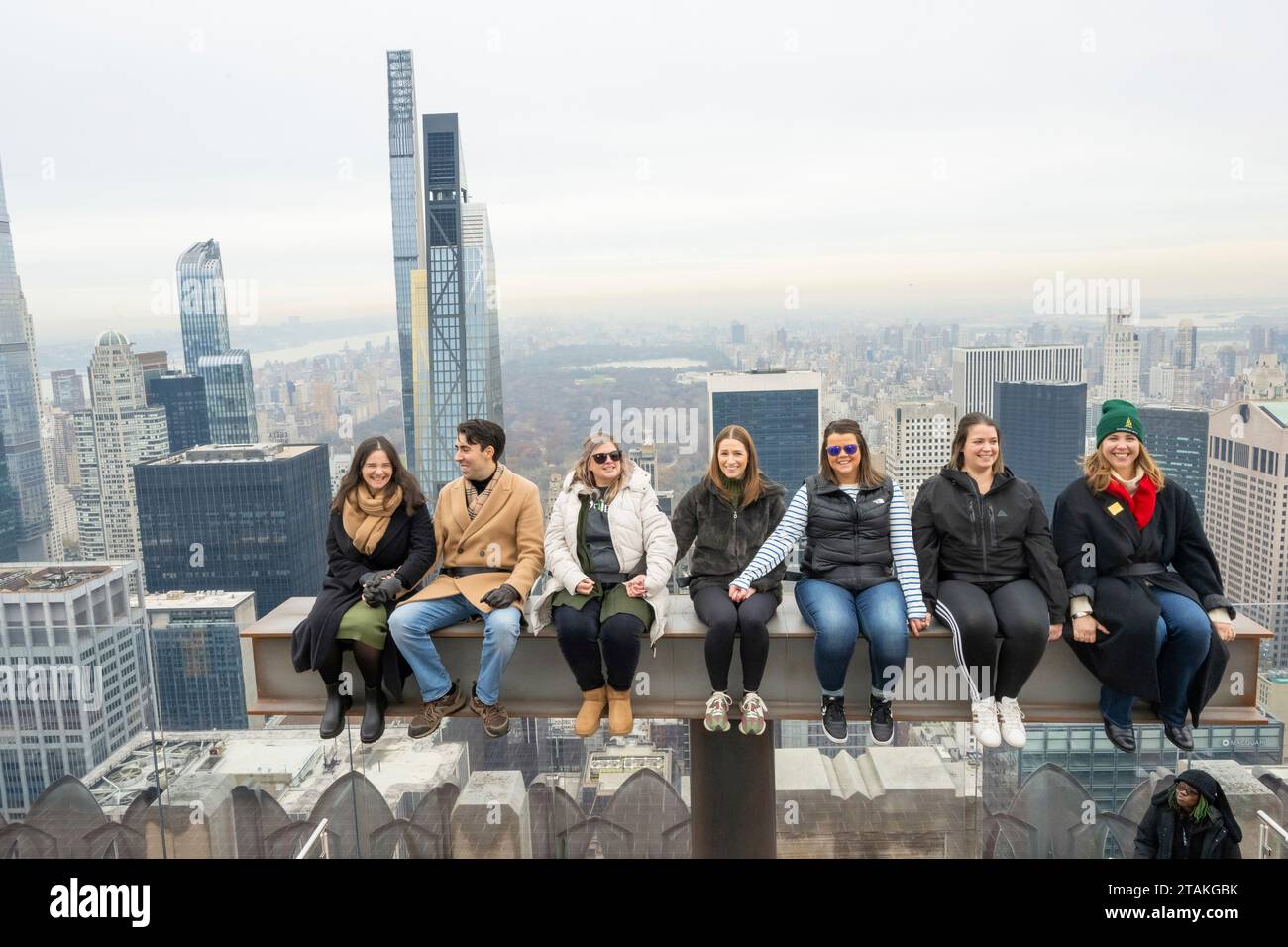 IMAGE DISTRIBUTED FOR TISHMAN SPEYER - Visitors enjoy Rockefeller ...