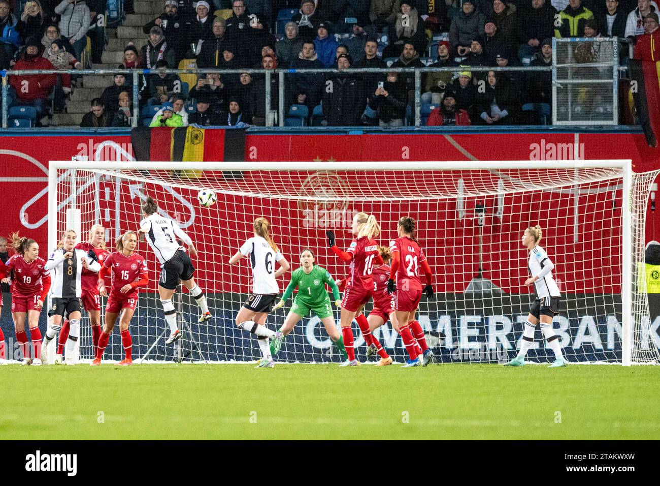 Rostock, Deutschland 01. Dezember 2023: Womens Nation League - 2023/2024 - Deutschland vs. Dänemark Im Bild: 5.v.li. Marina Hegering (Deutschland) macht das Tor zum 2:0 Stock Photo