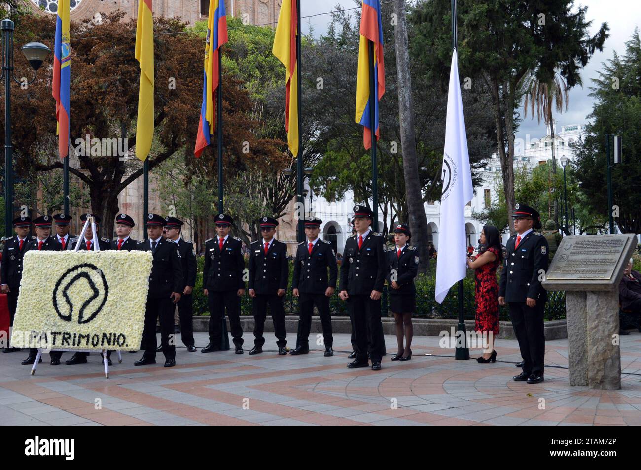 CUENCA-PATRIMONIO HUMANIDAD CuencaEcuador 1 de diciembre del 2023 El 1 de diciembre de 1999, la UNESCO declaro al Centro Historico de Cuenca como ÂPatrimonio Cultural de la HumanidadÂ. Esta Declaratoria es de fundamental importancia para las cuencanas y cuencanos, pues debe acrecentarse la conciencia de que vivimos en un espacio fisico prodigo de belleza y valores culturales, en el que se han forjado obras que nos distinguen de otros pueblos, nos dan identidad y deben conservarse para el bienestar de todos los habitantes del planeta. En el Hemiciclo del parque Calderon se desarrollo la entrega Stock Photo