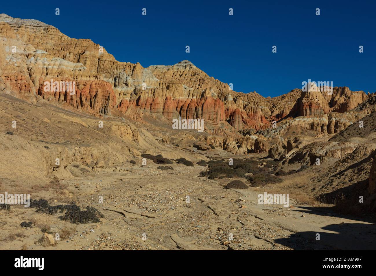 Desert landscape near Sam Dzong village - Mustang District, Nepal Stock Photo