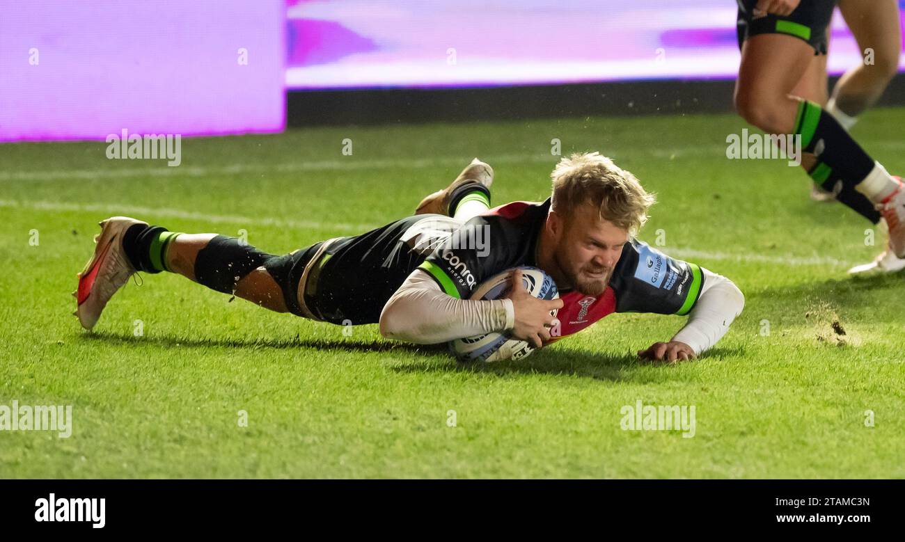 Harlequins Tyrone Green goes over for the first try during the