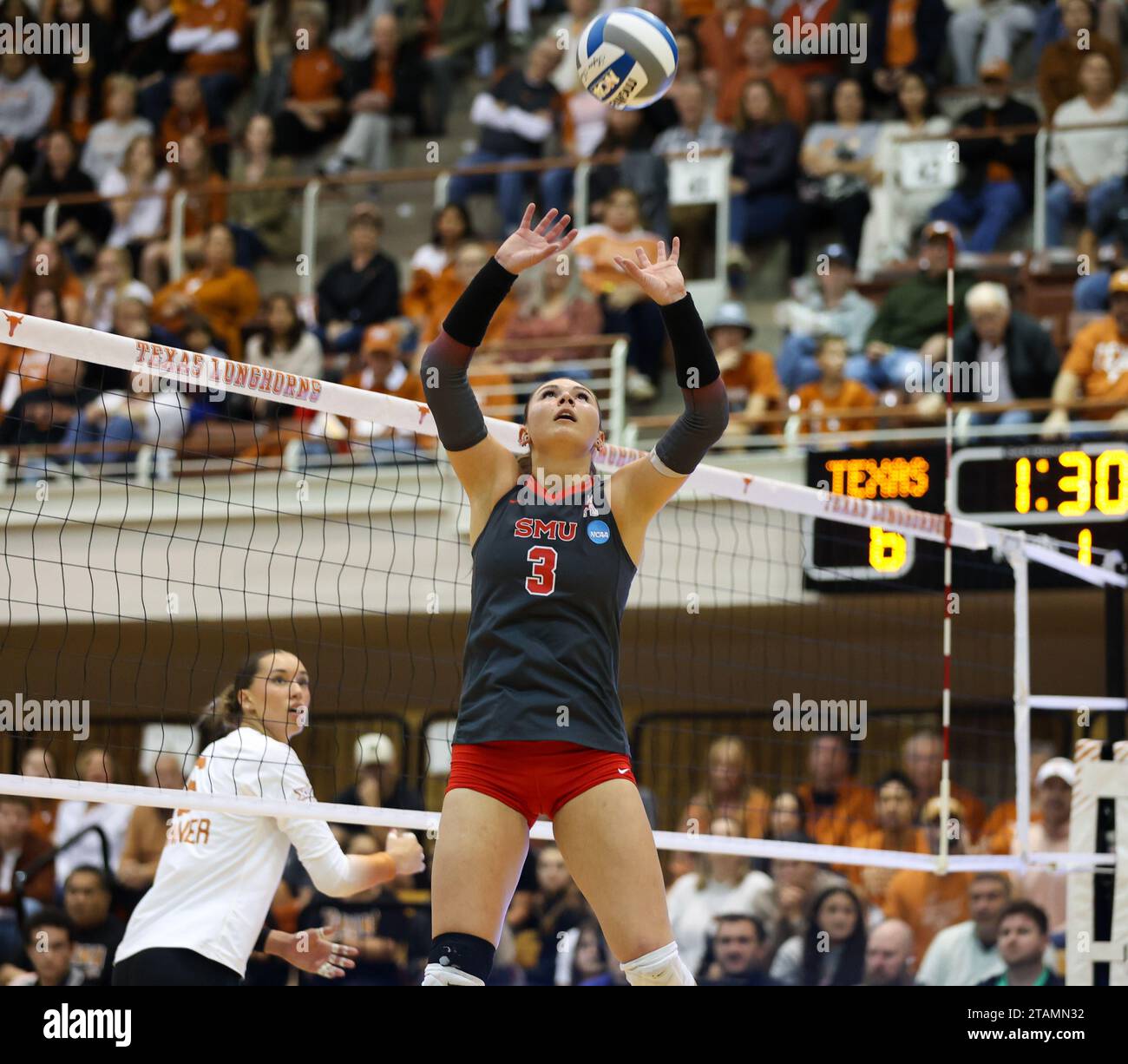 December 1, 2023 SMU setter Celia Cullen (3) sets the ball during the
