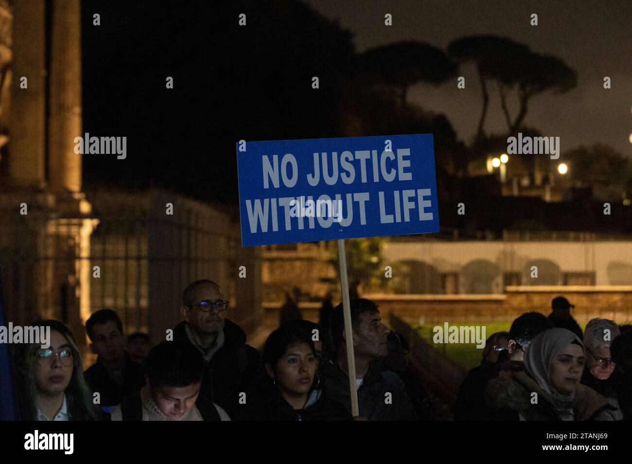Rome, Italy. 30th Nov, 2023. Demonstration organized in Rome in front of the Colosseum by the Community of Sant'Egidio for the abolition of the death penalty (Photo by Matteo Nardone/Pacific Press) Credit: Pacific Press Media Production Corp./Alamy Live News Stock Photo