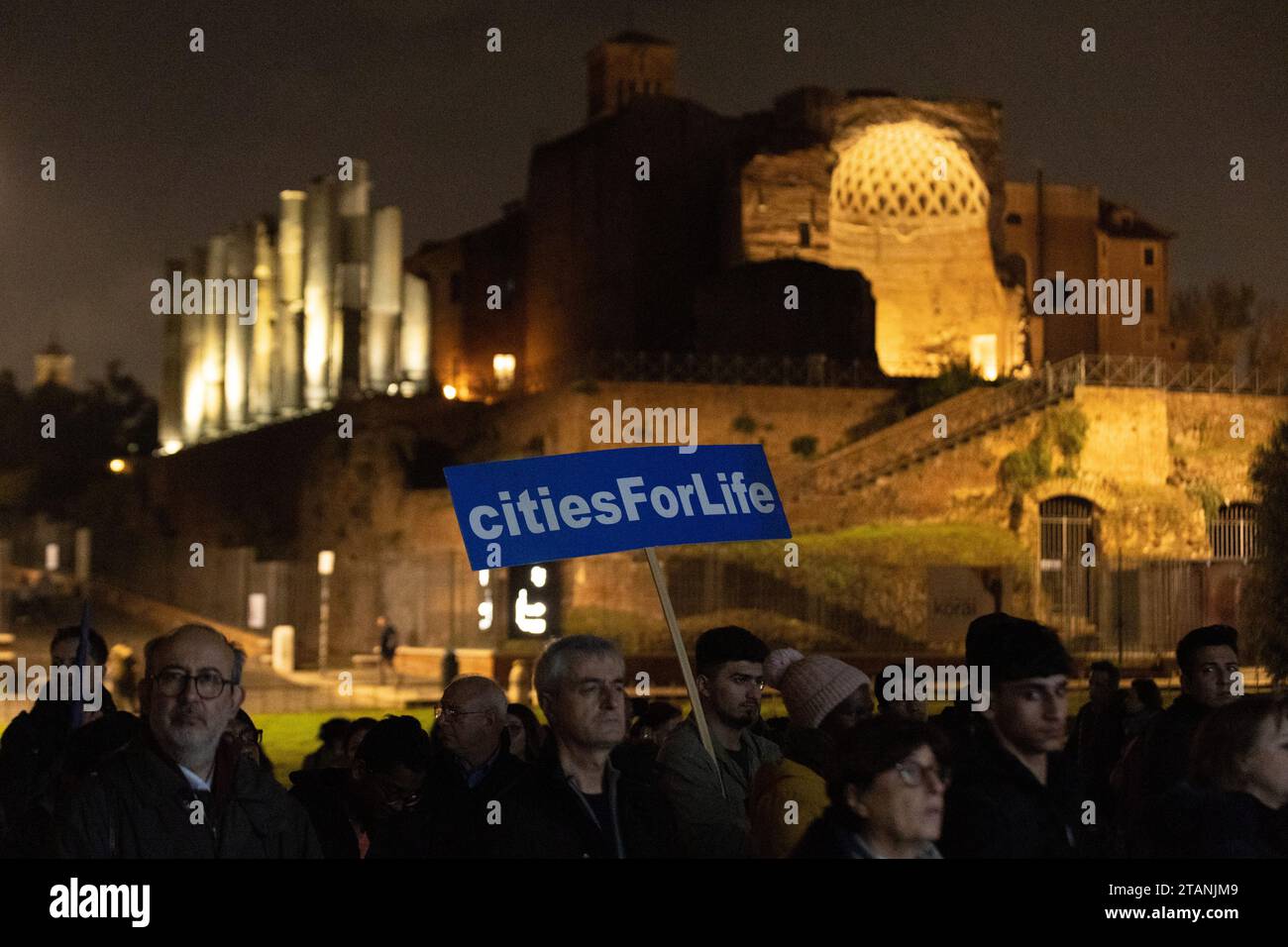 Rome, Italy. 30th Nov, 2023. Demonstration organized in Rome in front of the Colosseum by the Community of Sant'Egidio for the abolition of the death penalty (Credit Image: © Matteo Nardone/Pacific Press via ZUMA Press Wire) EDITORIAL USAGE ONLY! Not for Commercial USAGE! Stock Photo