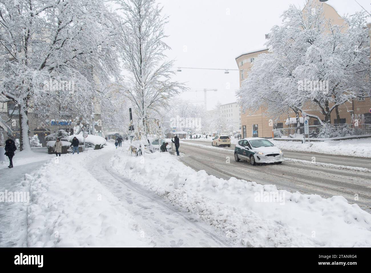 Munich, Germany. 02nd Dec, 2023. Heavy snow fall covered the city of