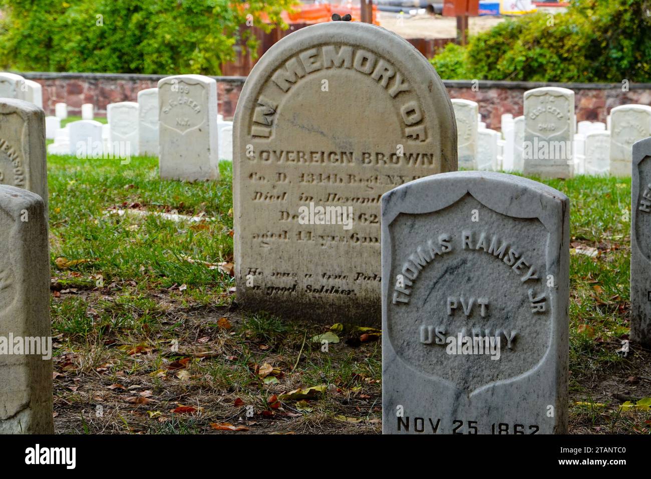 Graves, Alexandria National Cemetery, admin. by U. S. Department of