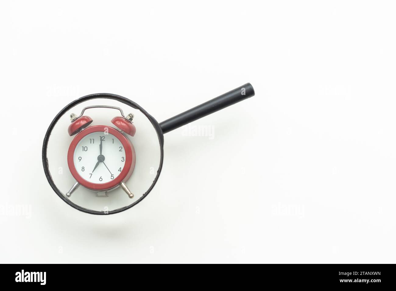 Magnifying glass clock green hi-res stock photography and images - Alamy