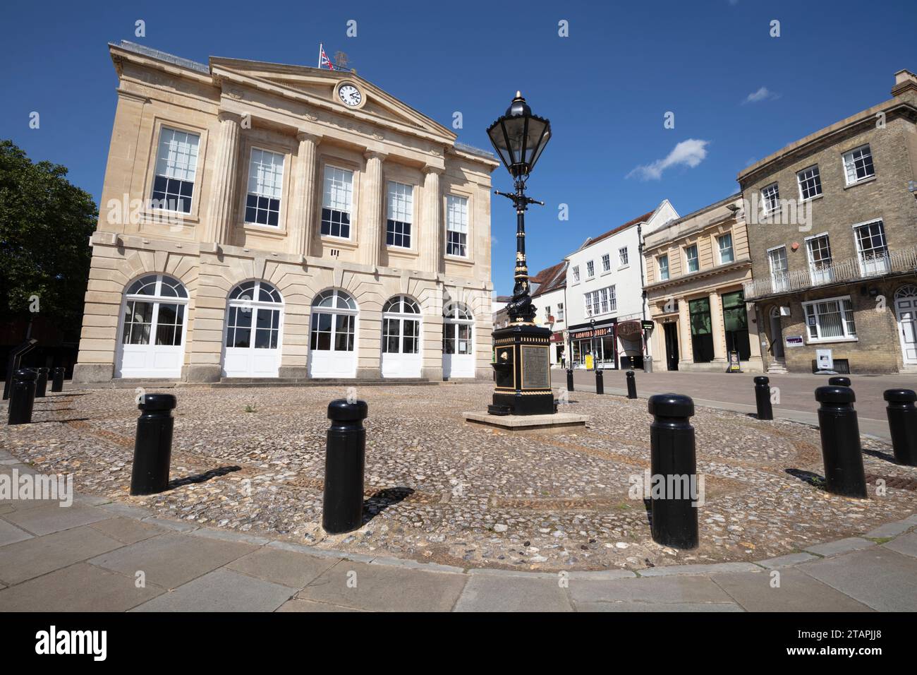 Andover Guildhall and the Jubilee Lamp Column on the High Street, Andover, Hampshire, England, United Kingdom, Europe Stock Photo